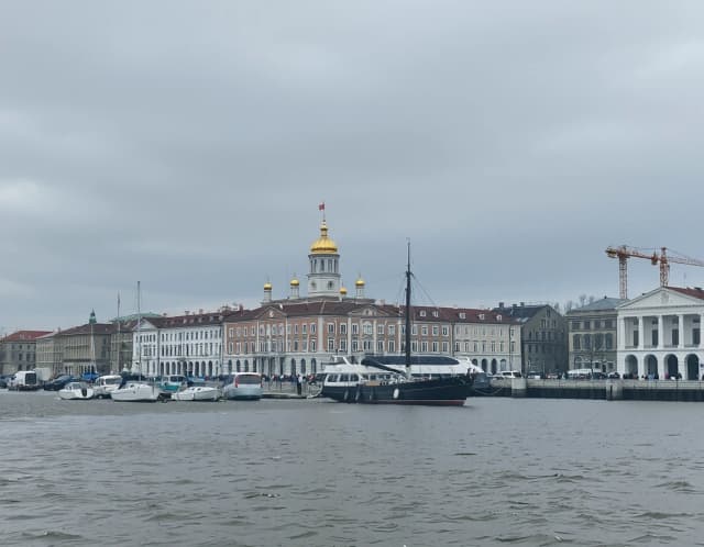 море