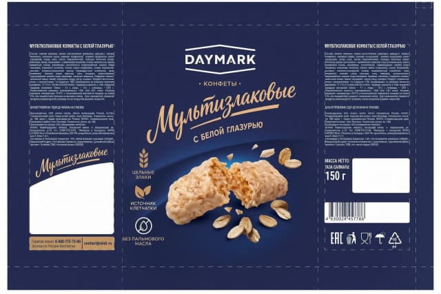 Сменить фон на глубокий плотный матовый синий
Выпрямите текст «Мультизлаковые» и убрать золотистую плашку, текст с белой глазурью с делать в одном стиле с текстом "Мультизлаковые"
Уменьшите иконки преимуществ в 2 раза и сделайте их белыми контурными линиями.
бренд "DAYMARK" - сделать чуть крупнее
на центральном изображении уменьшить количество зерен рядом с конфетой.